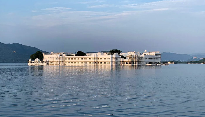 lakepalace-udaipur